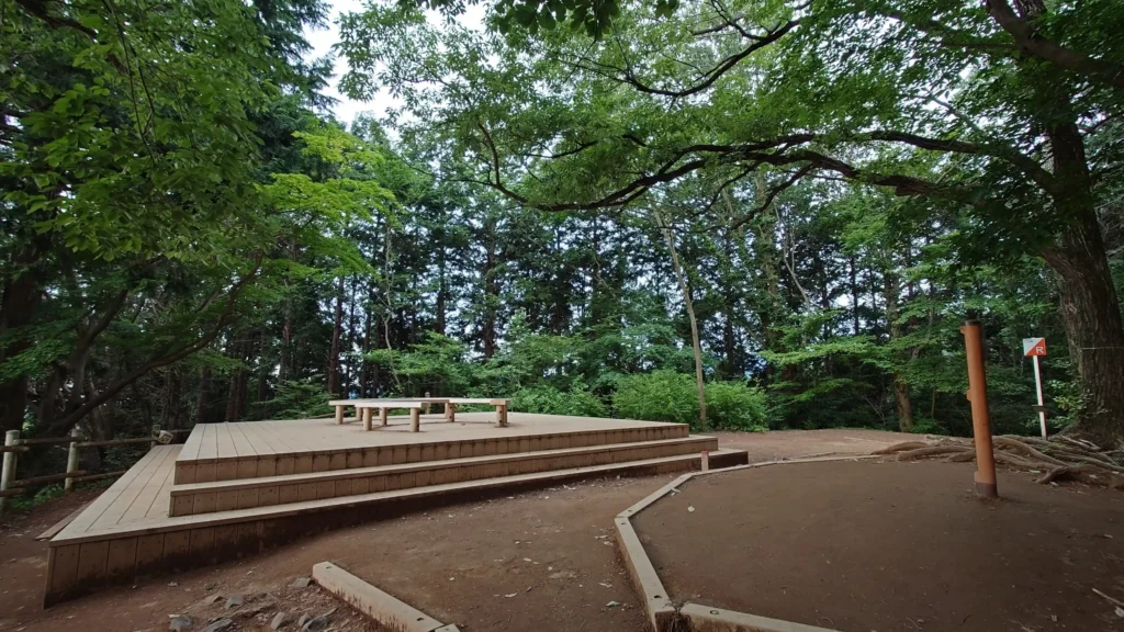 稲荷山コースの展望台